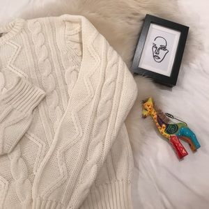 Chunky cable knit white sweater, super cozy